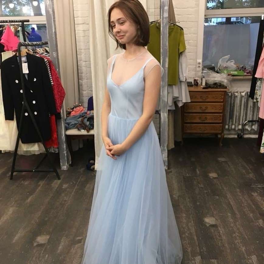 «Почти невеста»: Катя Старшова из «Папиных дочек» выбрала платье для выпускного