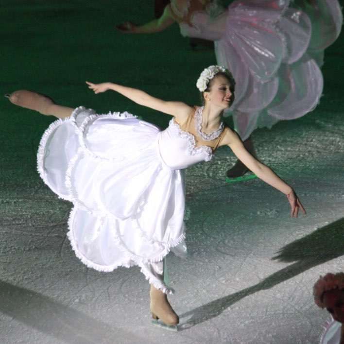«Следующая олимпиада моя!»: Катя Старшова показала пируэты на льду