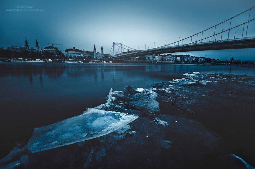 Редкое зрелище: замерзший Дунай